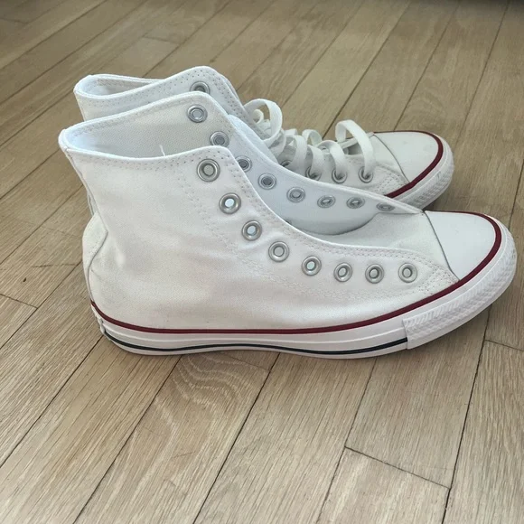 Women’s Converse White High-Top Sneakers Classic Design (size 8.5) - Picture 4 of 5